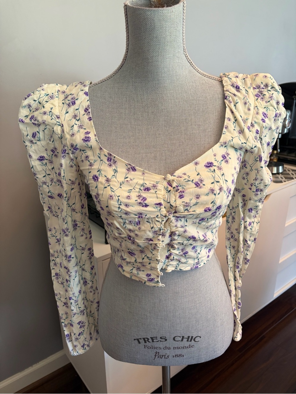 Zara Floral Ruched Long-Sleeve Crop Top Cream with Purple Flowers Size Xs